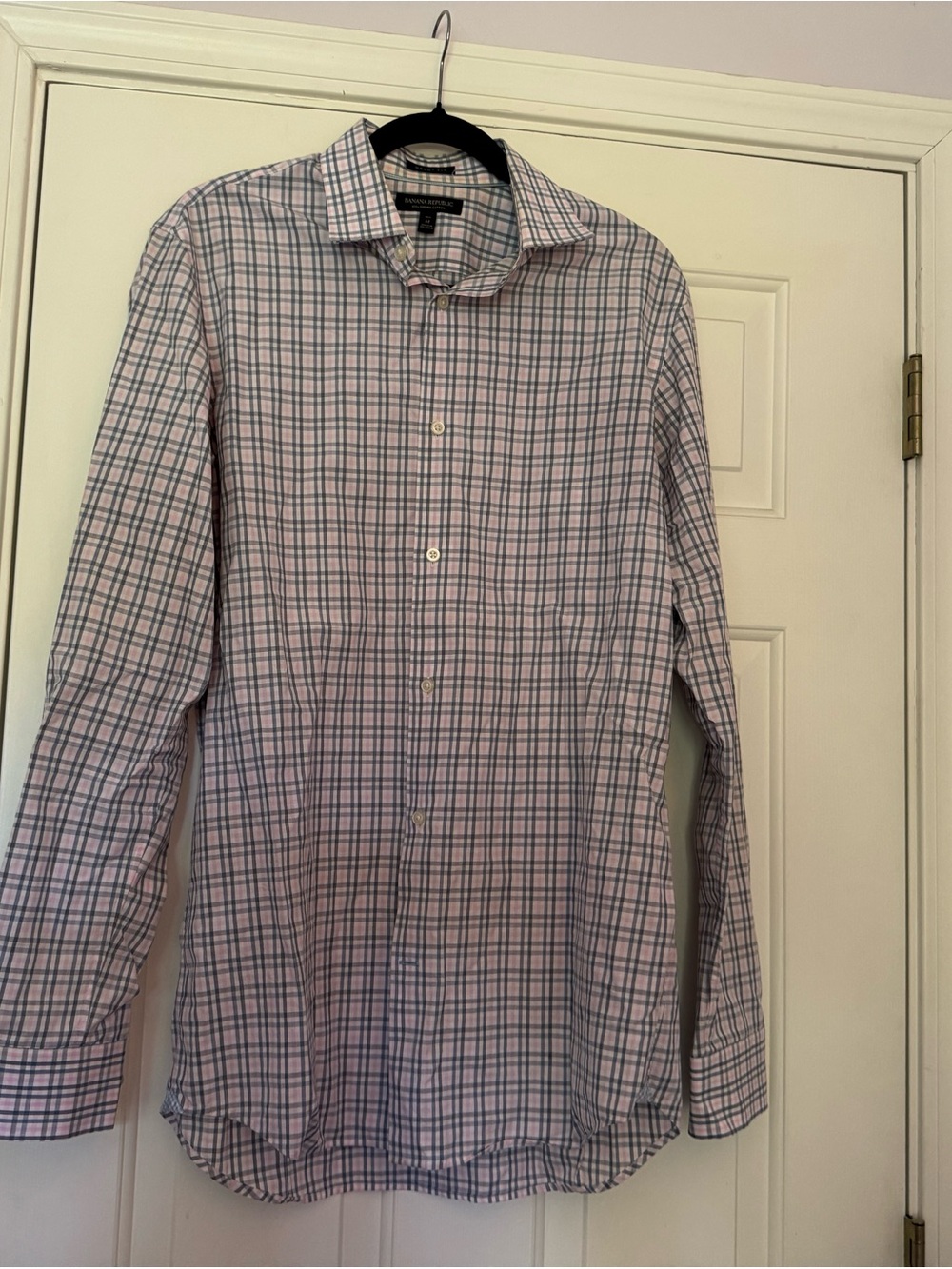 Banana Republic Men's Pink and Blue Plaid Dress Shirt